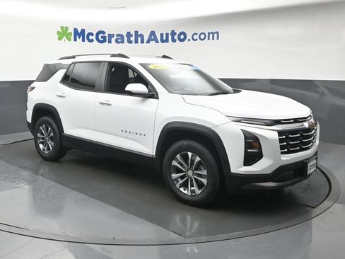 Used 2025 Chevrolet Equinox LT w/ Convenience Package II AWD/4WD image 2