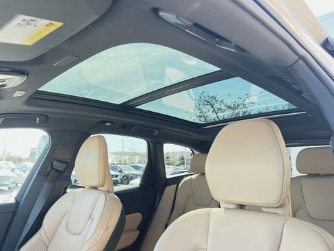 Certified 2023 Volvo XC60 B5 Ultimate w/ Climate Package AWD/4WD image 32