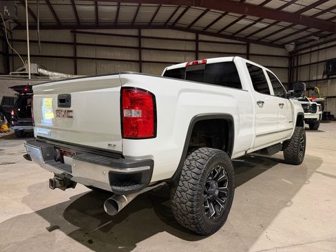 Used 2018 GMC Sierra 2500 SLT w/ Duramax Plus Package AWD/4WD image 5