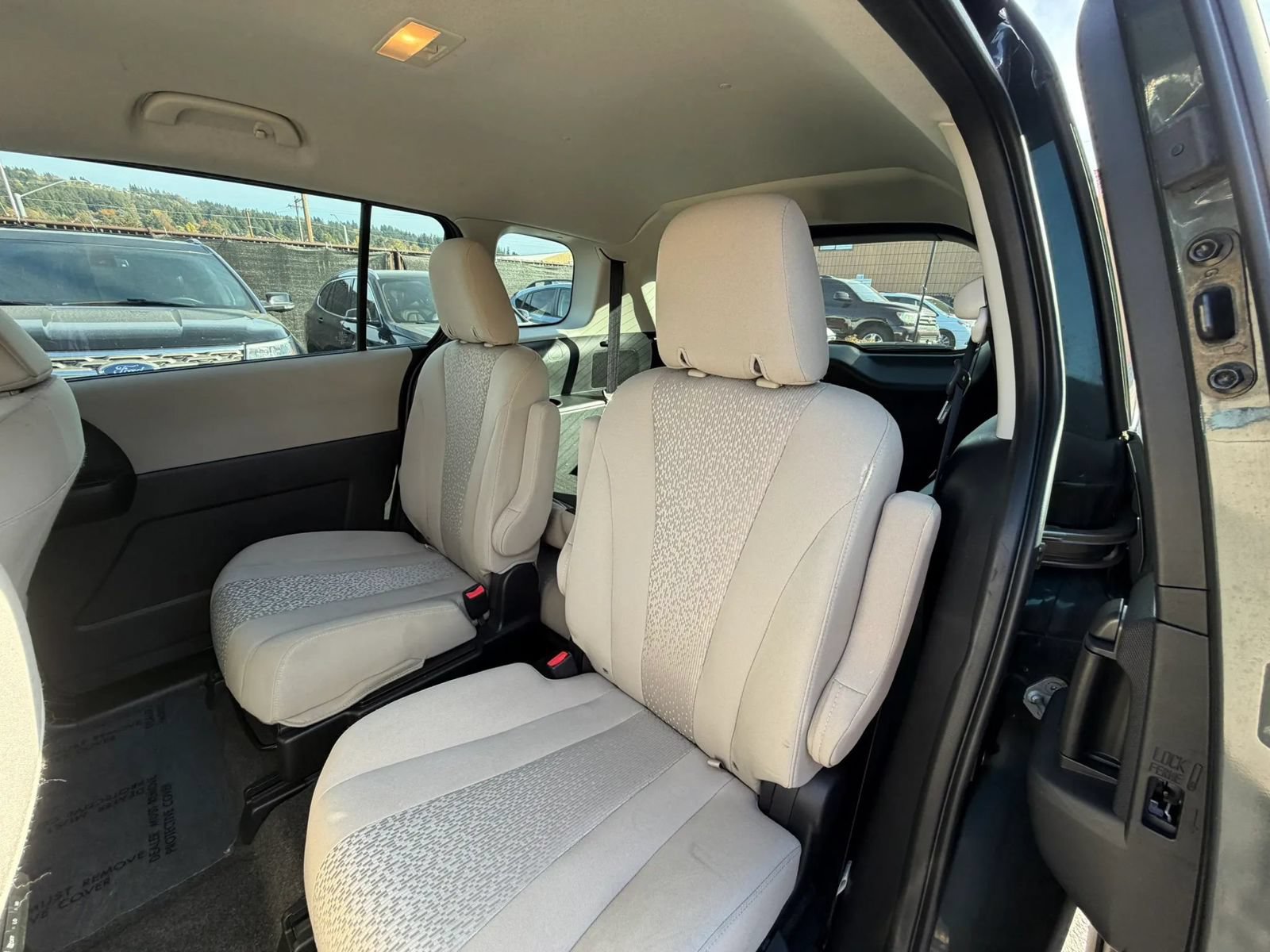 Used 2012 MAZDA MAZDA5 Sport FWD image 22