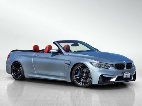 Used 2016 BMW M4 Convertible image 2