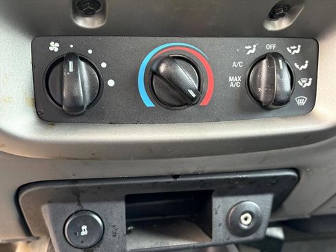 Used 2011 Ford Ranger XLT image 12