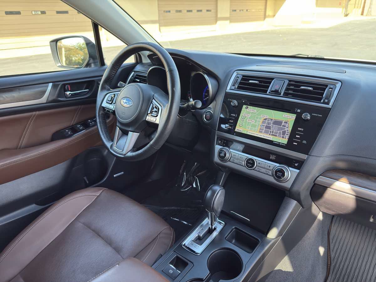 Used 2017 Subaru Outback 3.6R Touring w/ Popular Package #5A AWD/4WD image 19