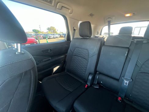 Used 2025 Nissan Pathfinder SV FWD image 41