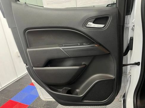 Used 2022 Chevrolet Colorado LT w/ LT Convenience Package AWD/4WD image 17