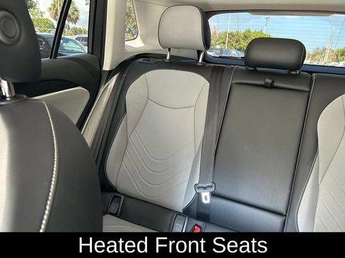 Certified 2025 Volkswagen Tiguan SE FWD image 12