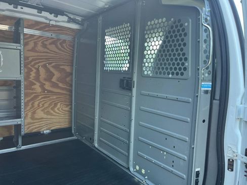 Used 2013 Chevrolet Express 3500 Extended RWD image 21