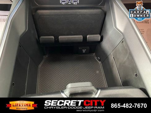 Used 2025 RAM 1500 Big Horn AWD/4WD image 25