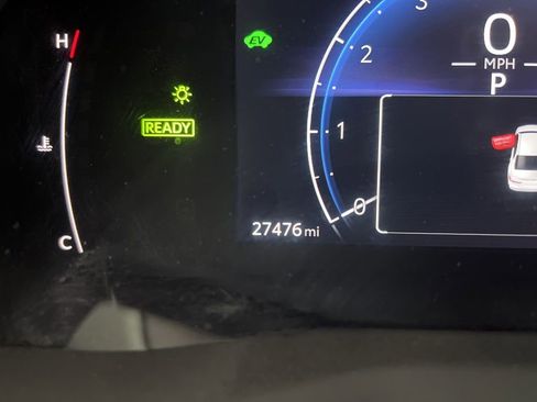 Used 2025 Toyota Camry LE image 11