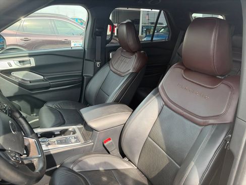 Used 2020 Ford Explorer Platinum w/ Premium Technology Package AWD/4WD image 10