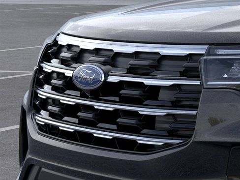 Used 2026 Ford Explorer Active AWD/4WD image 17