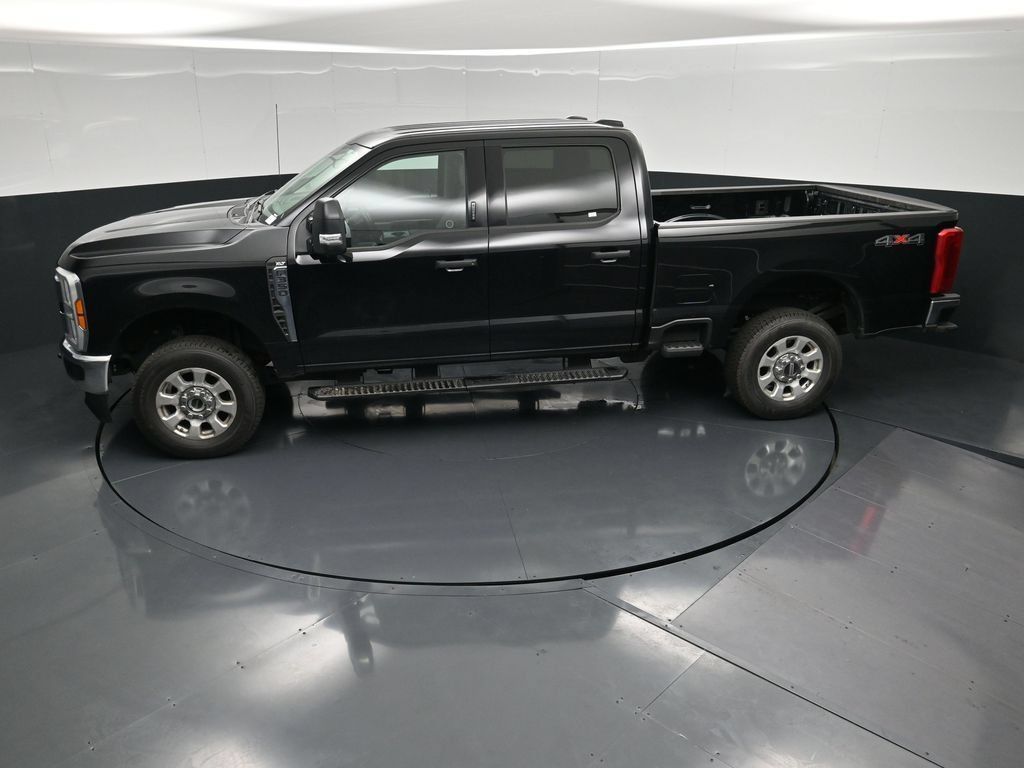 Used 2024 Ford F350 XLT AWD/4WD image 40