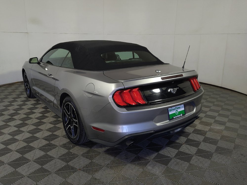 Used 2022 Ford Mustang Premium RWD image 6