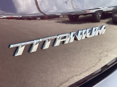 Used 2022 Ford Edge Titanium AWD/4WD image 10