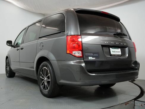 Used 2015 Dodge Grand Caravan SE image 7