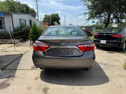 Used 2016 Toyota Camry SE FWD image 7