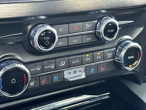 New 2026 Ford F250 Lariat w/ Black Appearance Package image 31