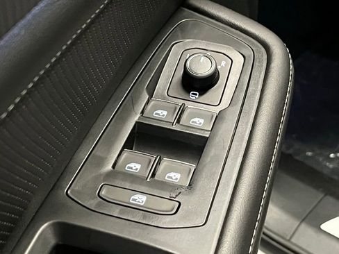 New 2026 Volkswagen Atlas Cross Sport SEL Premium R-Line AWD/4WD image 19