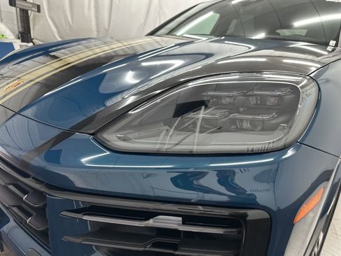 Used 2024 Porsche Cayenne Coupe image 32