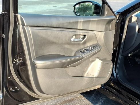 Used 2024 Nissan Sentra SV FWD image 6