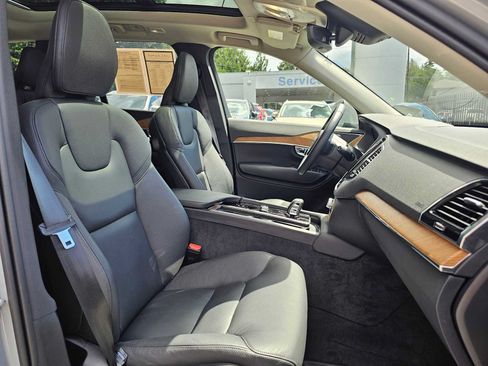 Certified 2025 Volvo XC90 T8 Plus w/ Protection Package Premier AWD/4WD image 11