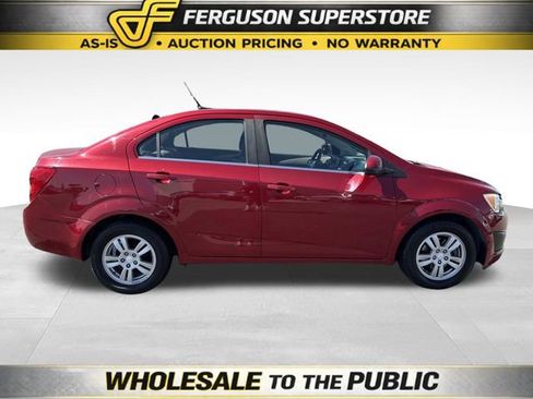 Used 2014 Chevrolet Sonic LT image 2