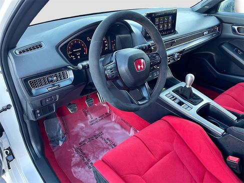 Used 2024 Honda Civic Type R image 9