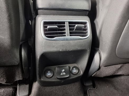 Used 2021 Hyundai Santa Fe Limited image 16