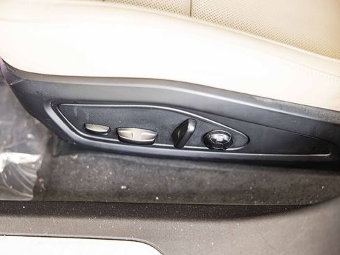 Used 2020 Porsche Taycan Turbo image 24