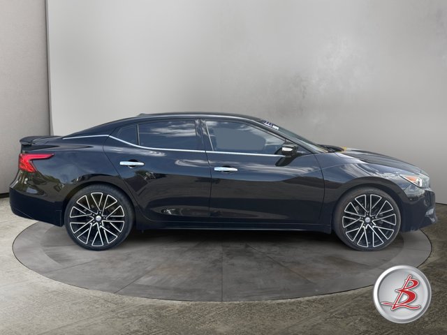 Used 2017 Nissan Maxima SR w/ Midnight Edition FWD image 8