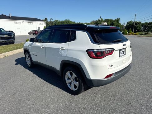 Used 2018 Jeep Compass Latitude w/ Popular Equipment Group FWD image 5