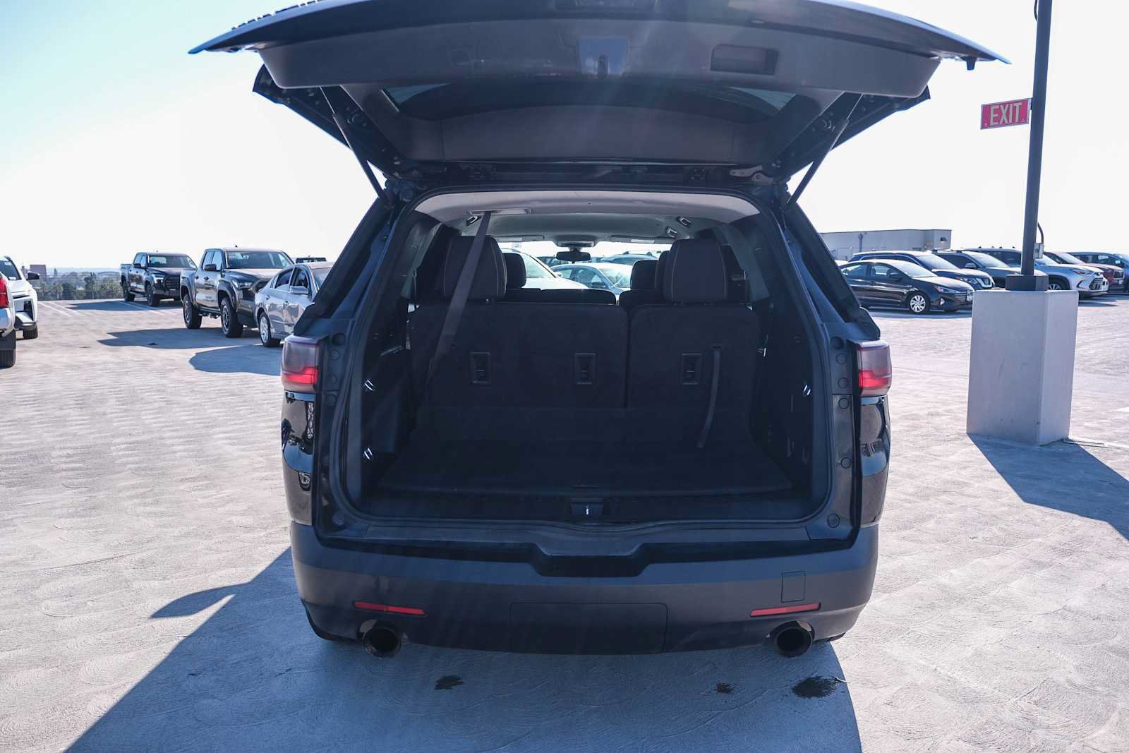 Used 2020 Chevrolet Traverse LS w/ LPO, Black Accent Package FWD image 27