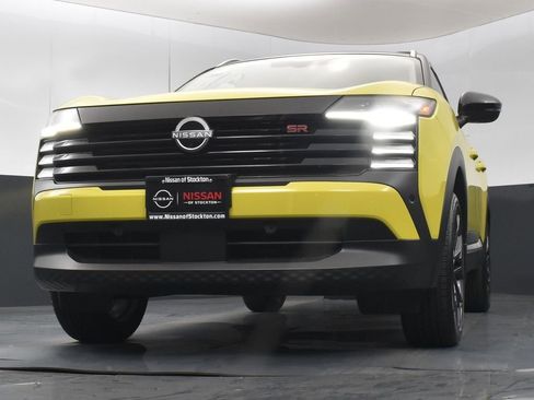 New 2025 Nissan Kicks SR AWD/4WD image 38