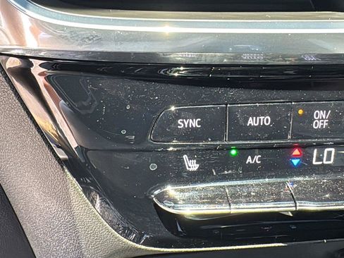 Used 2024 Buick Encore GX Avenir w/ Avenir Technology Package AWD/4WD image 23