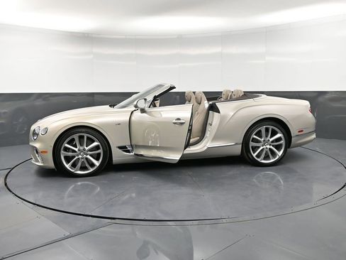 Used 2022 Bentley Continental GT image 37