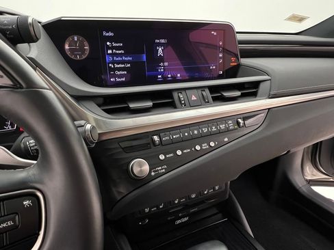 Used 2021 Lexus ES 300h w/ Luxury Package image 20