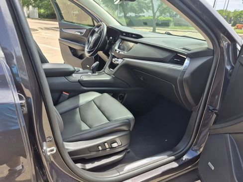 Used 2017 Cadillac XT5 Luxury w/ Driver Awareness Package FWD image 20