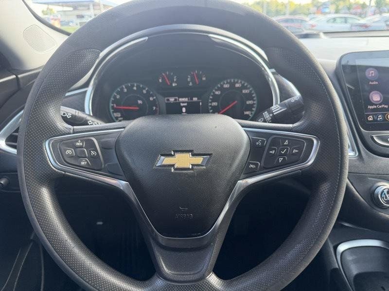 Used 2021 Chevrolet Malibu LT FWD image 13