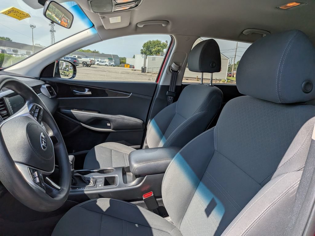 Used 2020 Kia Sorento LX FWD image 18