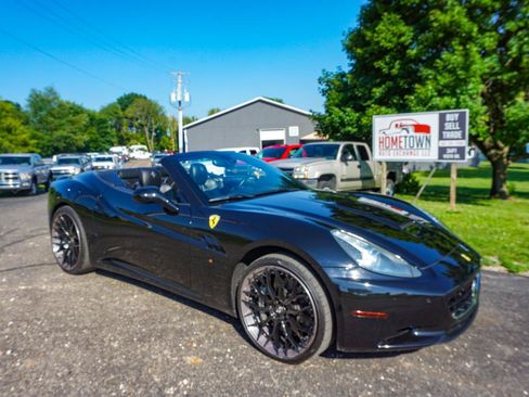 Used 2011 Ferrari California RWD image 11