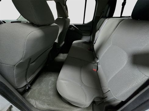 Used 2018 Nissan Frontier SV image 23
