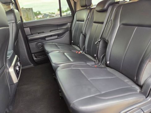 Used 2024 Ford Expedition Max XLT image 16