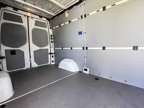 Used 2026 Mercedes-Benz Sprinter 2500 image 18