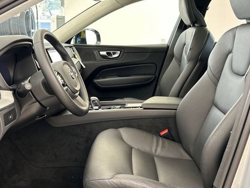 Certified 2025 Volvo XC60 B5 Plus image 10