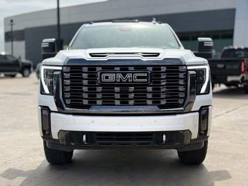 Used 2024 GMC Sierra 2500 Denali Ultimate image 3