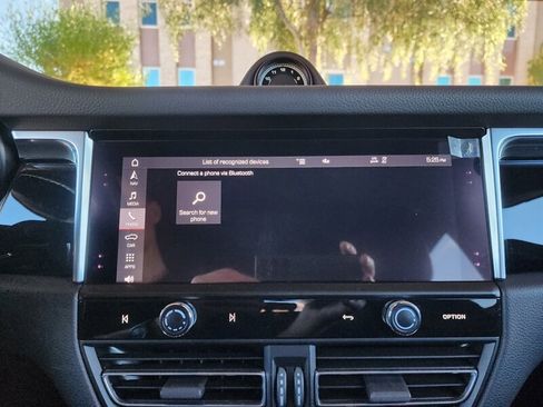 Used 2022 Porsche Macan image 45