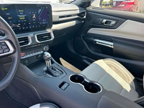 Used 2025 Ford Mustang GT Premium RWD image 15