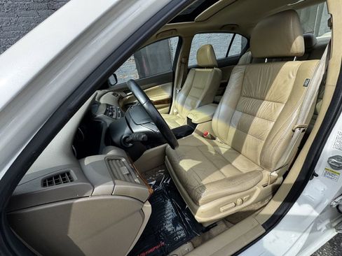 Used 2010 Honda Accord EX-L image 11