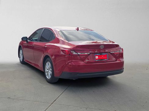 Used 2025 Toyota Camry LE FWD image 5