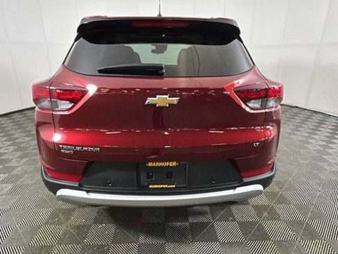 Used 2024 Chevrolet TrailBlazer LT w/ LT Cold Weather Package AWD/4WD image 3